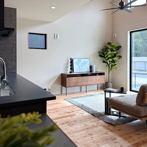 【 新築見学会インテリアコーディネート 】コージーホームさんの物件にて、家具や雑貨などのインテリアコーディネートをさせていたただきました。『26坪コンパクトな平屋』完成見学会