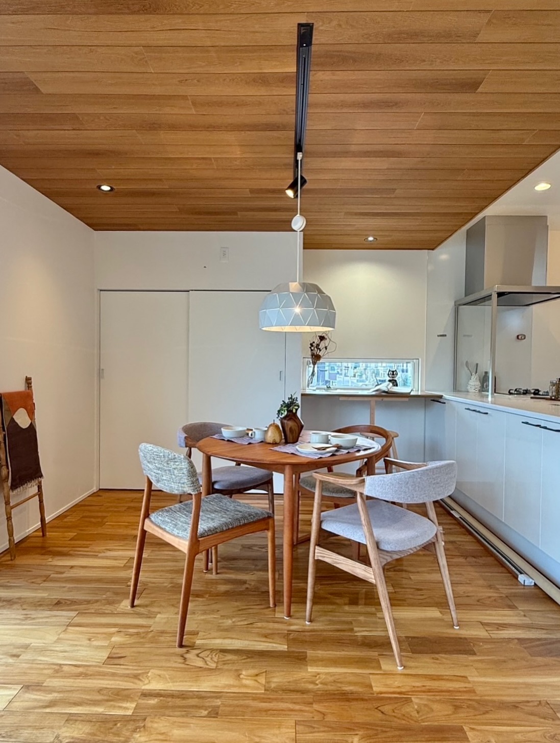 吹き抜け×ダウンリビング 立体構成の半平屋