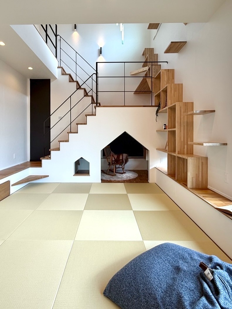 吹き抜け×ダウンリビング 立体構成の半平屋