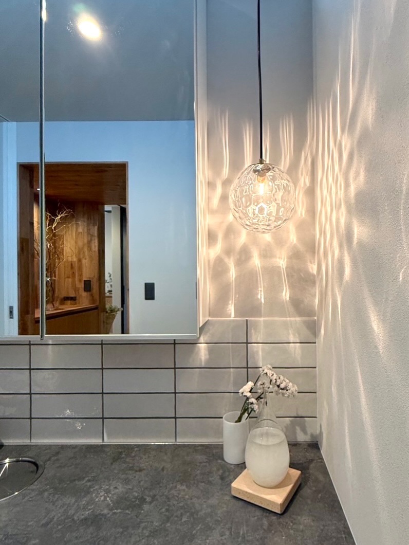 趣味と暮らせるインナーガレージの平屋