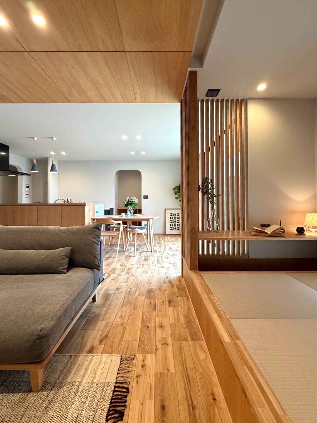 趣味と暮らせるインナーガレージの平屋